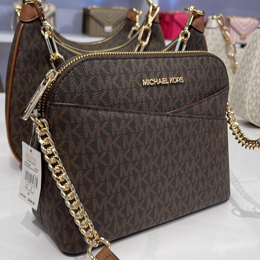 MICHAEL KORS
Jet Set Travel Medium Logo Dome Crossbody Bag
Brown 
NWT - Picture 16 of 16